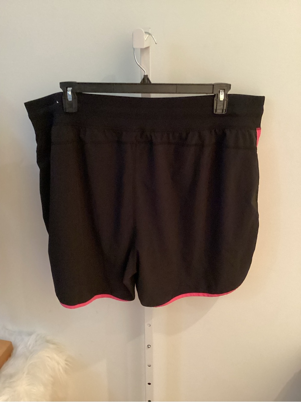 Vogo Active Shorts Plus Size 22/24 Black Pink Trim Athletic Running Lounge - Picture 2 of 11
